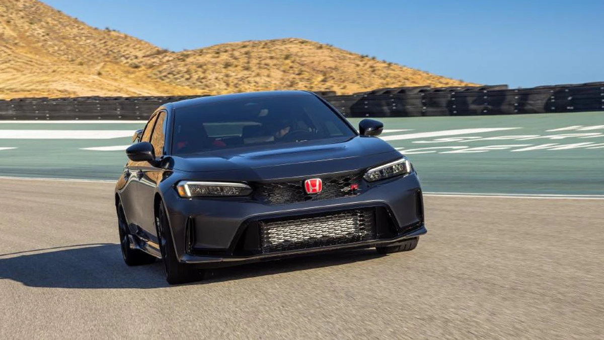 Civic Type R w nowej wersji. Możemy popatrzeć przez szybę