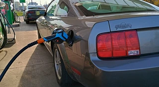 Ford Mustang - tankowanie LPG