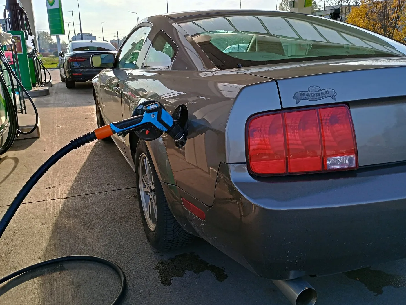 Ford Mustang - tankowanie LPG 