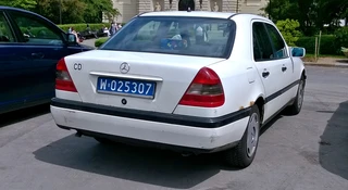 Tablice dyplomatyczne