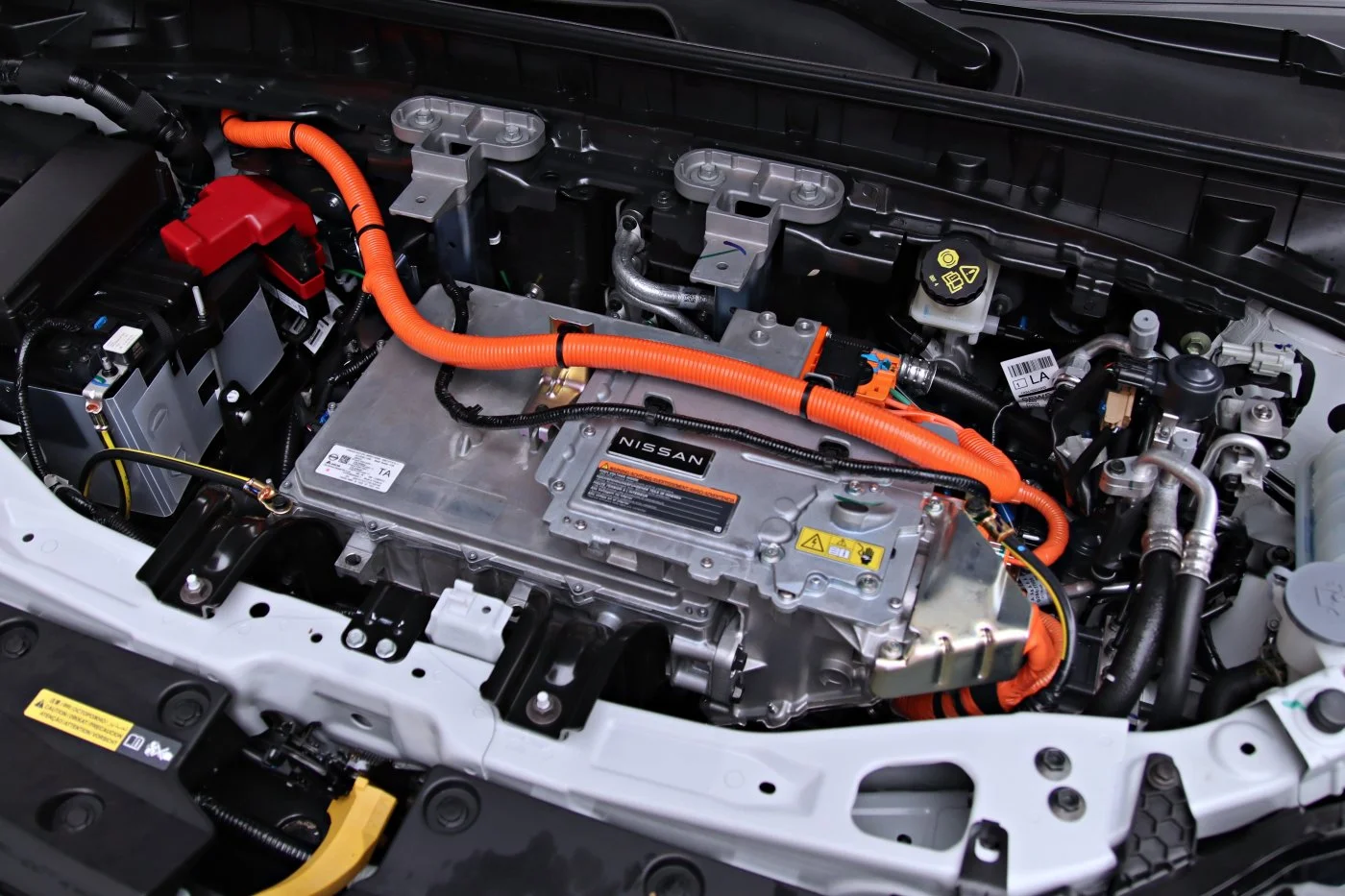 Nissan Leaf 2026 - silnik 