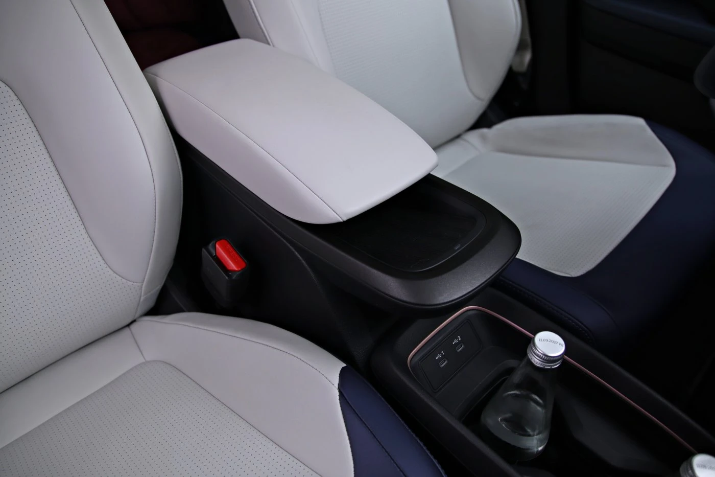 https://cdn-ab.spidersweb.pl/2026/10/nissan-leaf-2026-pierwsza-jazda-29.jpg
