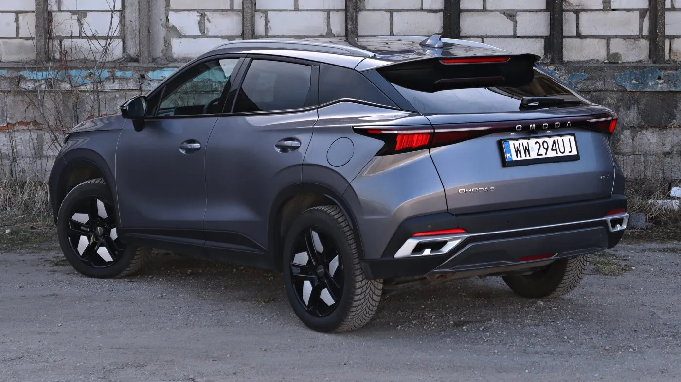Omoda 5 Hybrid - tył 