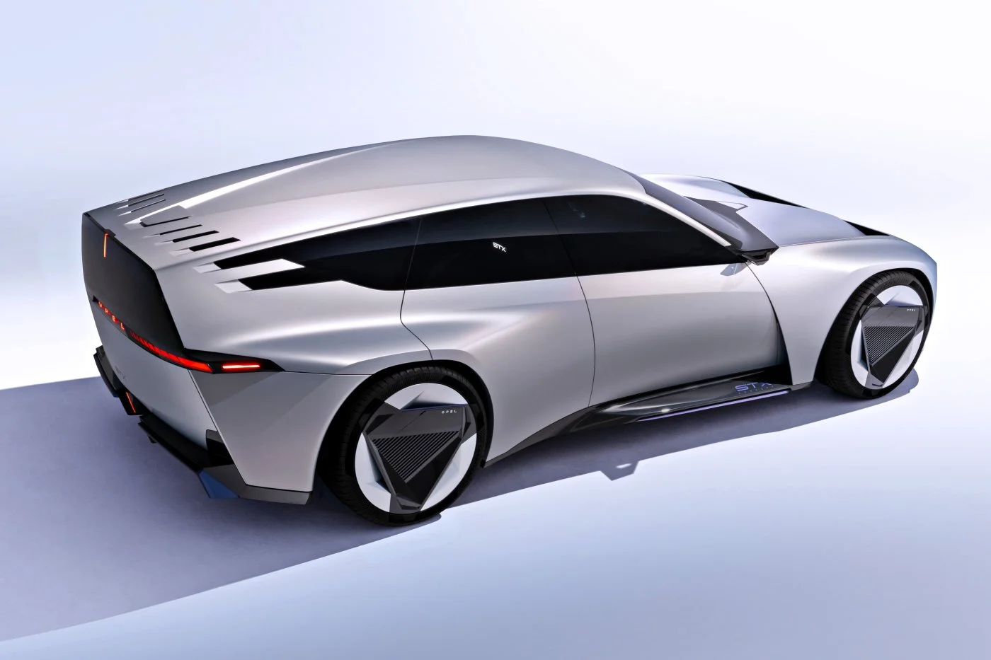 https://cdn-ab.spidersweb.pl/2026/10/opel-stx-concept-premiera-4.jpg