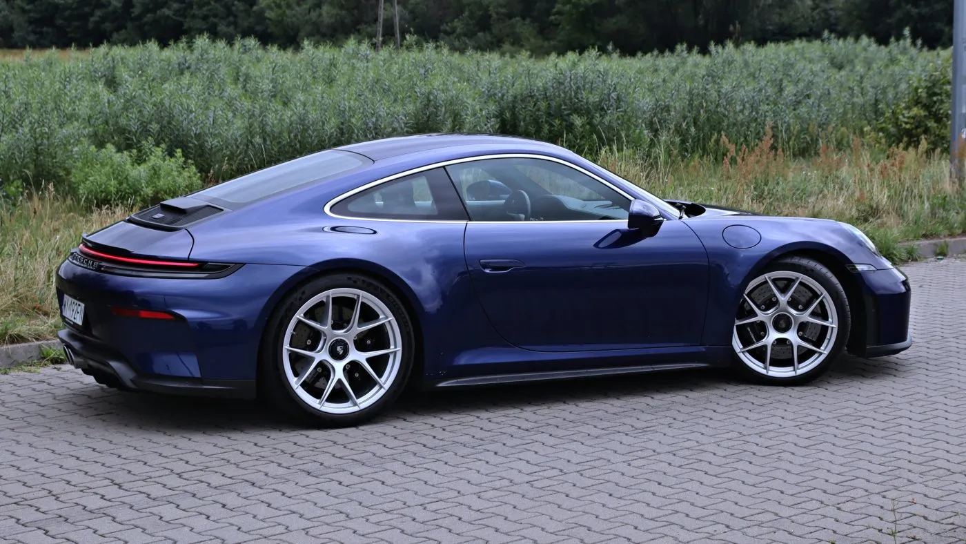Porsche 911 GT3 Touring - bok