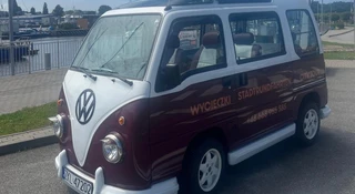 Volkswagen Ogórek za ułamek ceny. Pomieści 6 osób i ma AWD